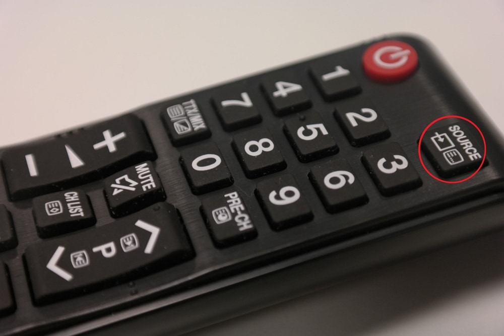 ¿Cómo retirar de forma segura una memoria USB de un Smart TV?