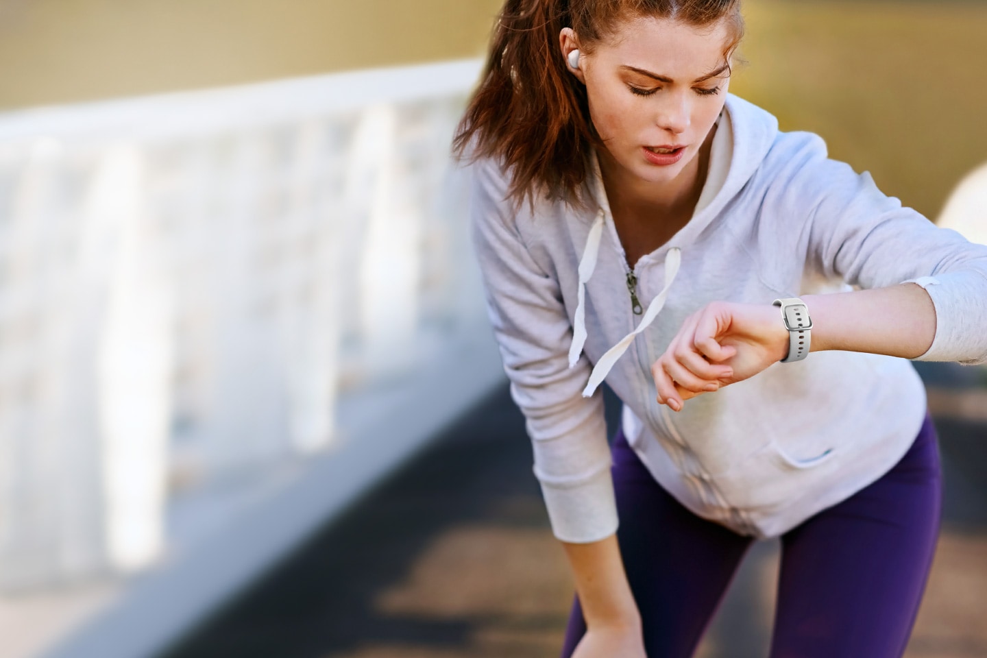 Zegarek sportowy Galaxy Watch Active pomoże Ci zadbać o swoją kondycję oraz zdrowie dając Ci dostęp do parametrów dotyczących Twojego aktualnego zdrowia i kondycji fizycznej